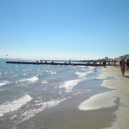 Gigi House - Piazza Mazzini - 200m Dal Mare Con Posto Lido di Jesolo