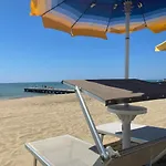 Apartment Gigi House - Piazza Mazzini - 200m Dal Mare Con Posto Lido di Jesolo
