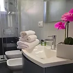 Gigi House - Piazza Mazzini - 200m Dal Mare Con Posto