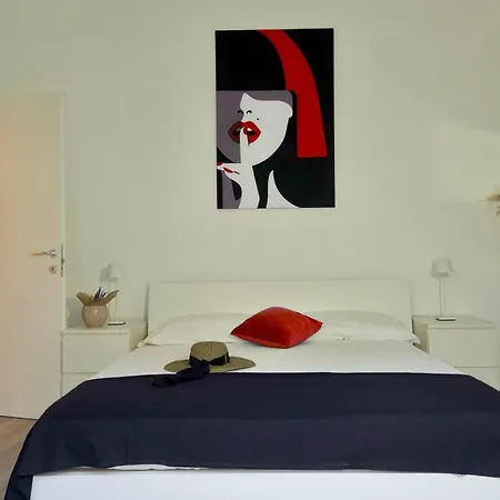 Gigi House - Piazza Mazzini - 200m Dal Mare Con Posto Apartamento